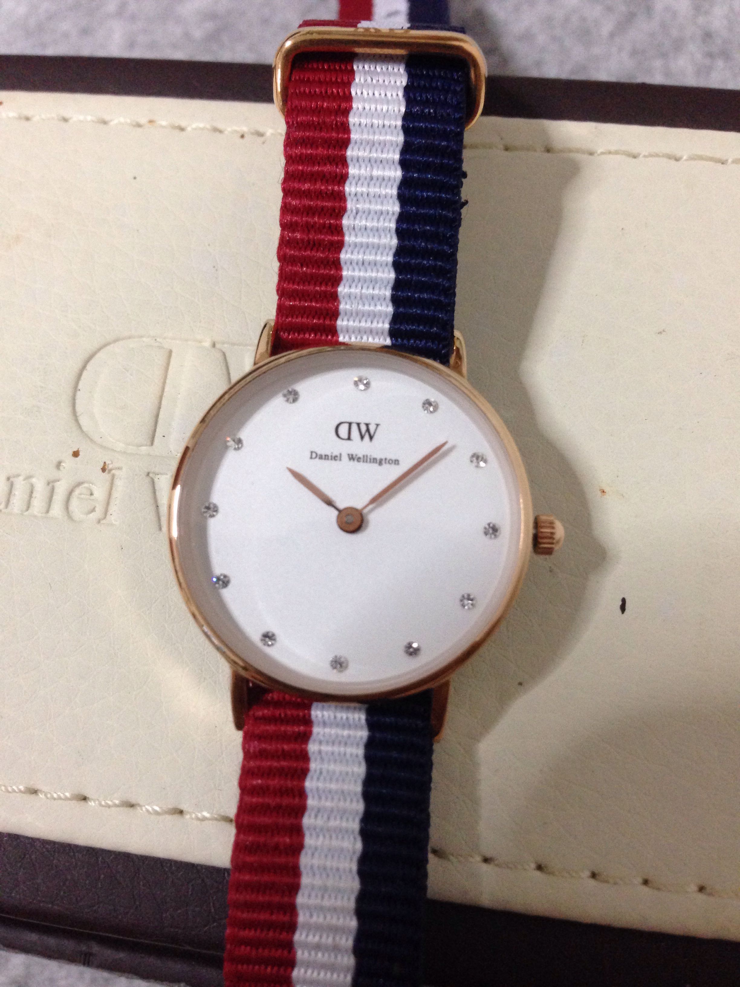 Dw watch sg clearance