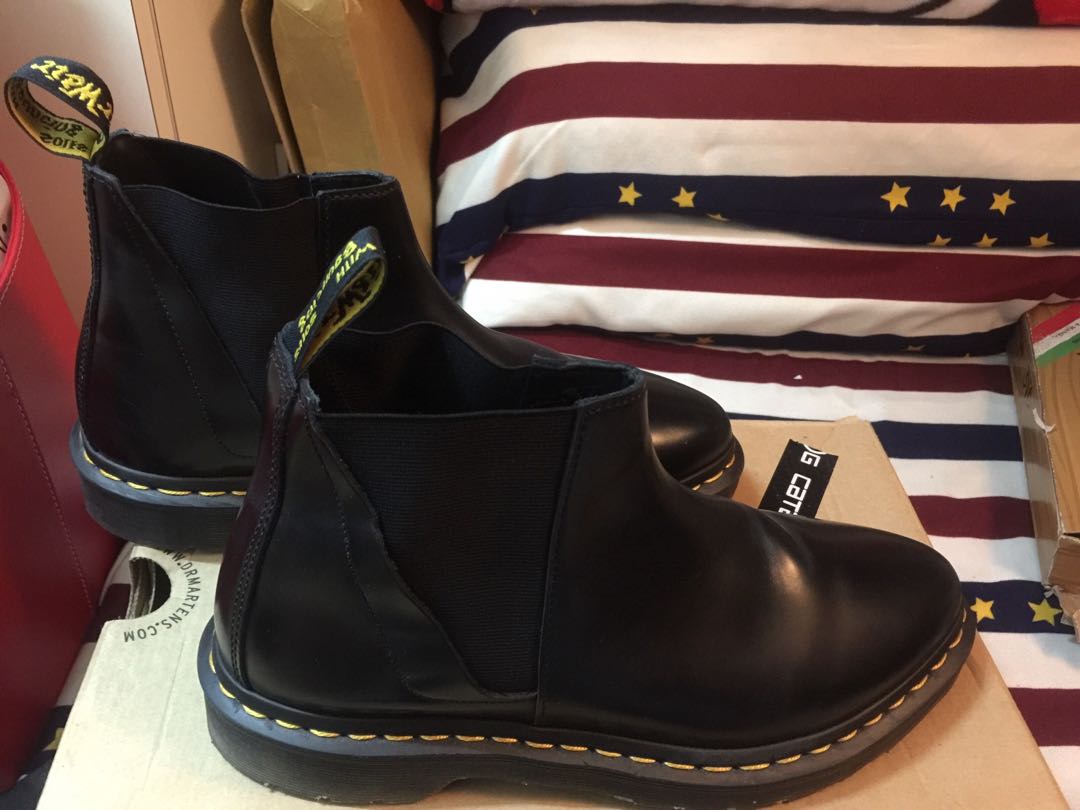 shoe stores that sell dr martens