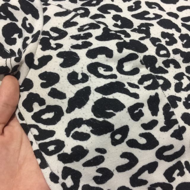 F21 Animal Print (Category: Sets or Coordinates) located in Davao. Submitted by heyimmyk (Listing ID 143743352, Image 2). Description: Size: Small.