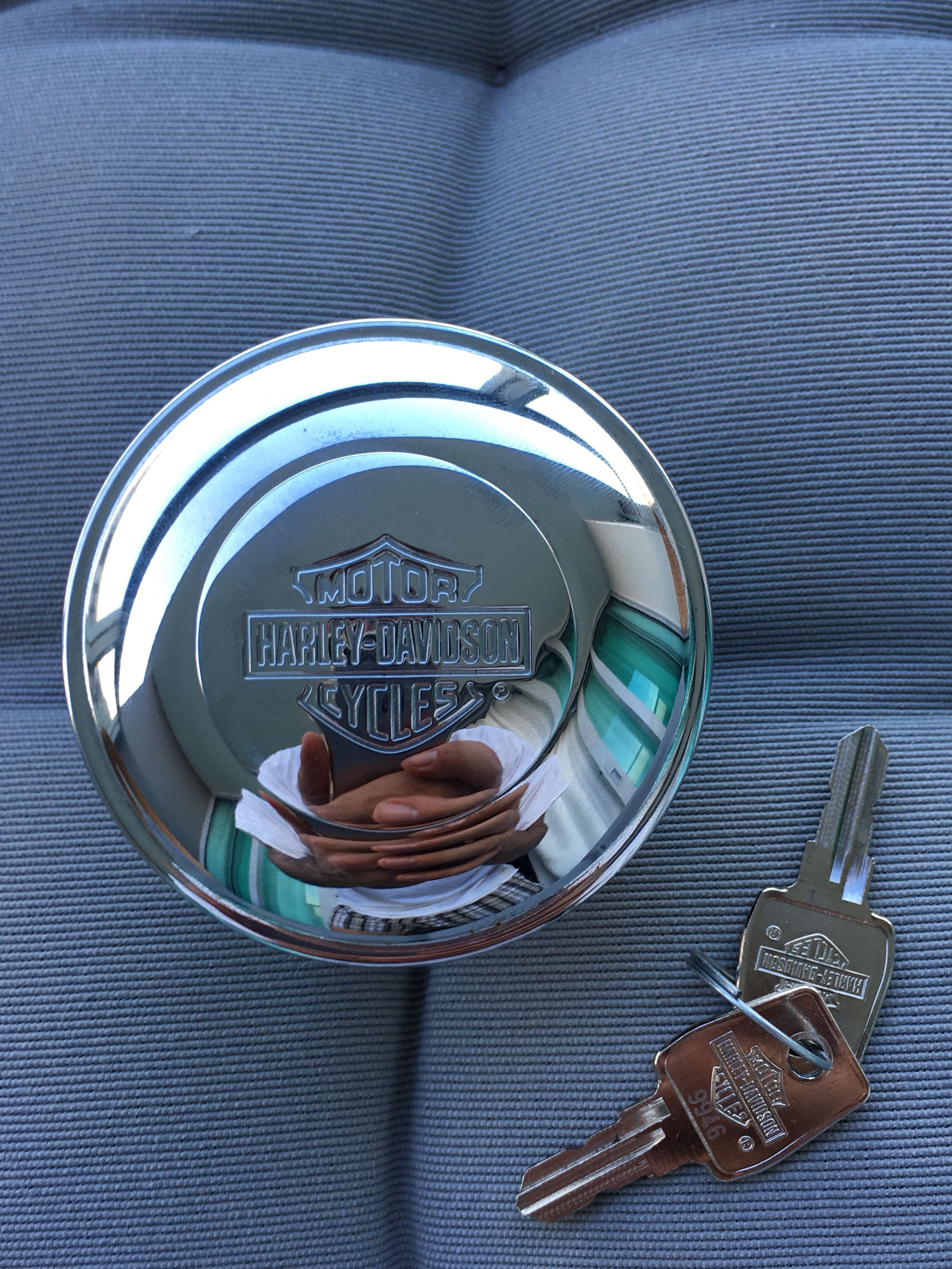 Harley Davidson SelfLocking Fuel Cap Lockable Gas Tank Chrome