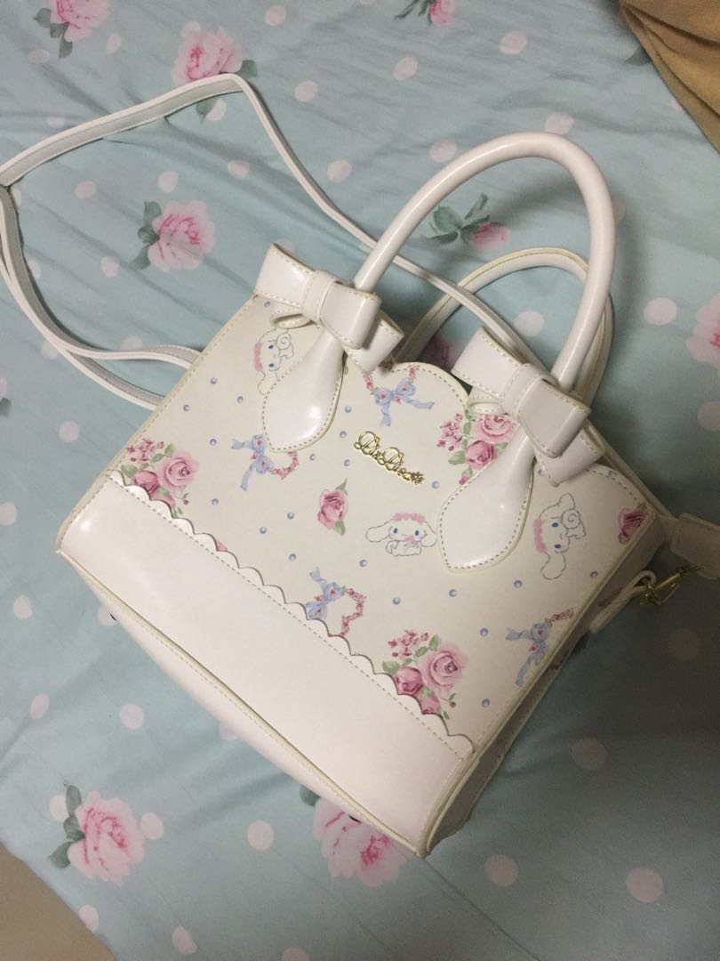 Liz Lisa cinnamon roll handbag