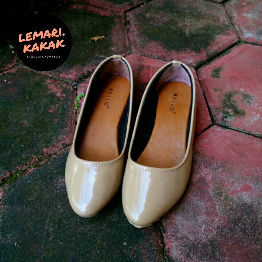 Sepatu Flat Krem Fesyen Wanita Sepatu Di Carousell