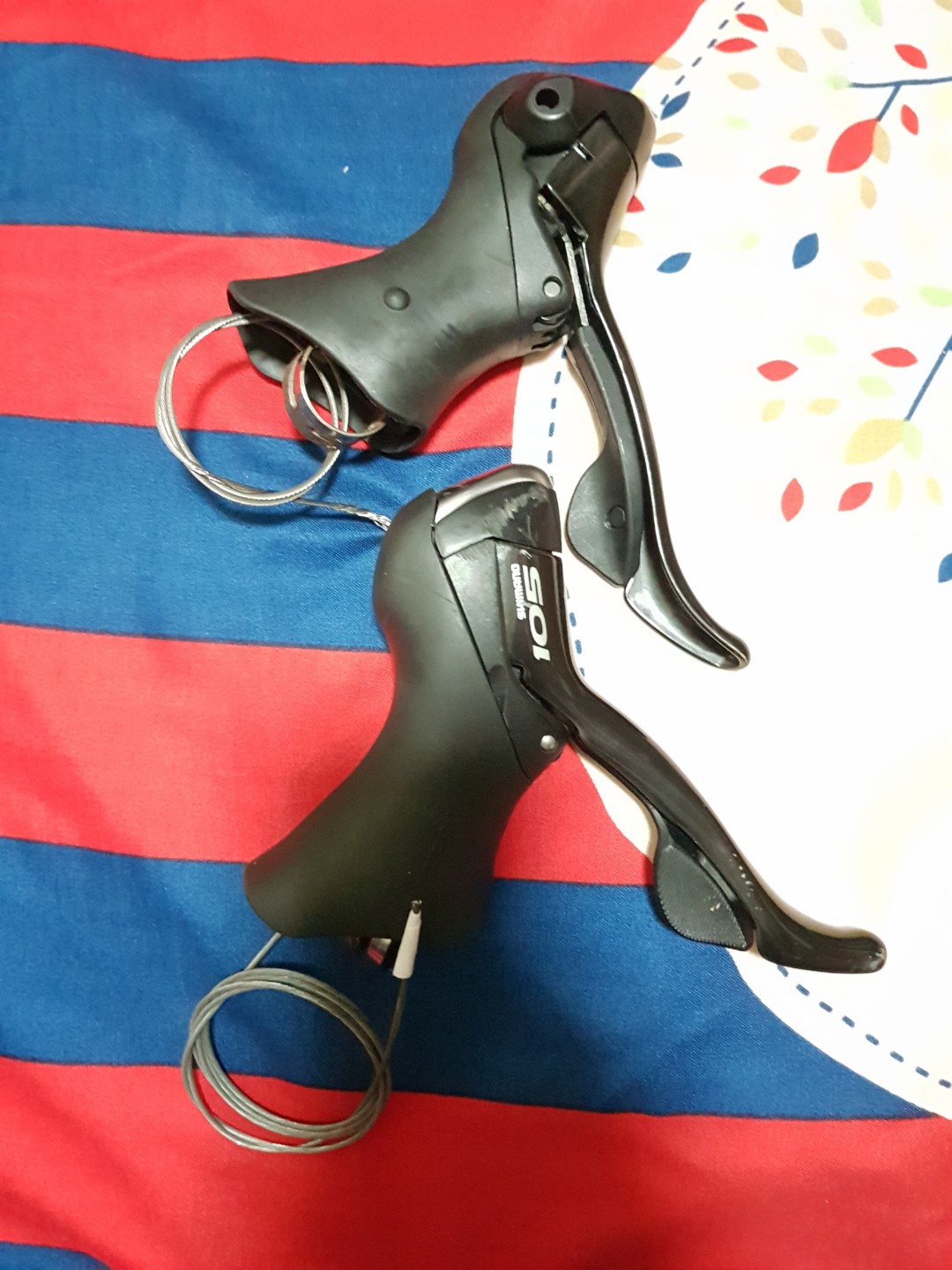 Shimano 105 flight deck shifters, Sports Equipment, Bicycles & Parts