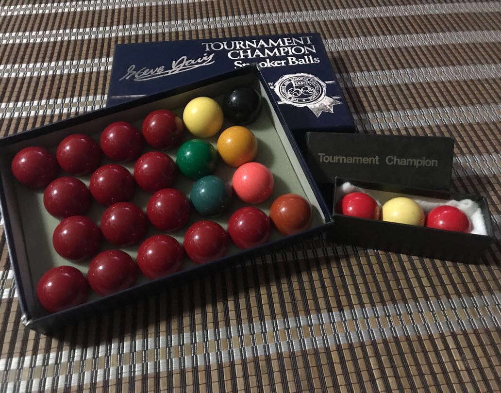 TOURNAMENT CHAMPION SNOOKER BALLS, Sports Equipment, Sports & Games