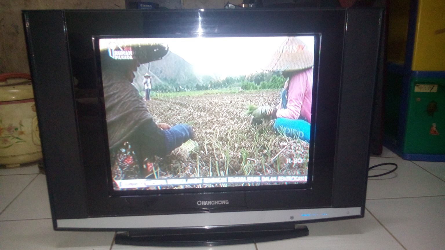 Tv Tabung Slim Merk Changhong 21 Inch Normal Body Mulus Seperti Baru Harga Sdh Nett Elektronik Tv Perlengkapan Hiburan Di Carousell