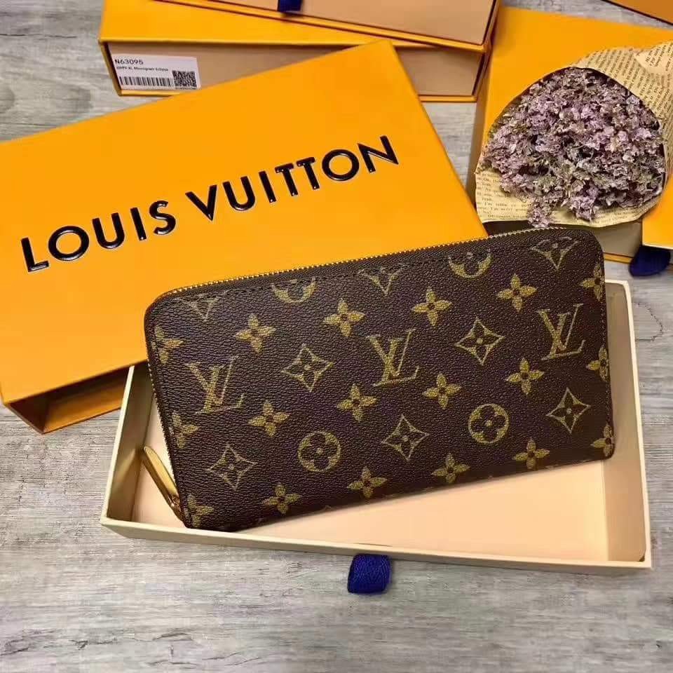 LV MONOGRAM CHECKBOOK WALLET, Women's Fashion, Bags & Wallets, Wallets &  Card holders on Carousell