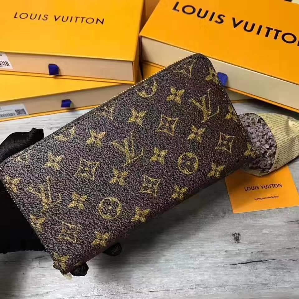 Replica Louis Vuitton Checkbook Wallet For $50 In Los Angeles, CA