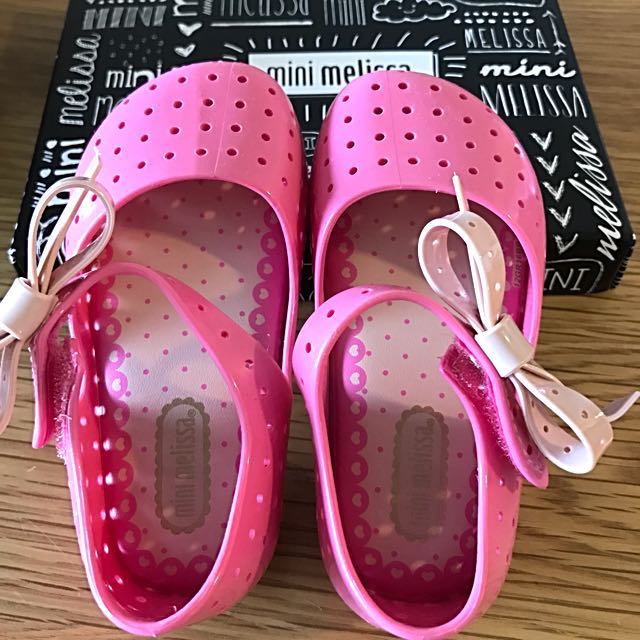 mini melissa furadinha x