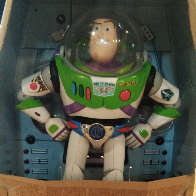 Thinkway toys buzz sale lightyear utility belt