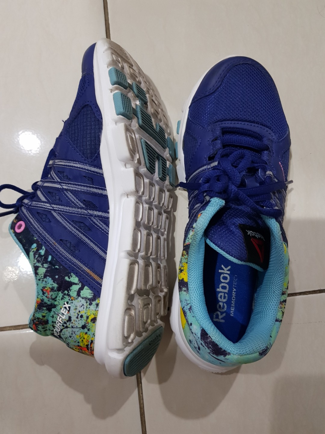 harga sepatu reebok memory tech