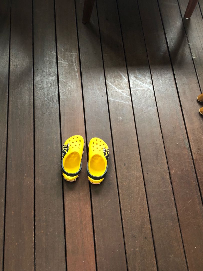 bumblebee crocs