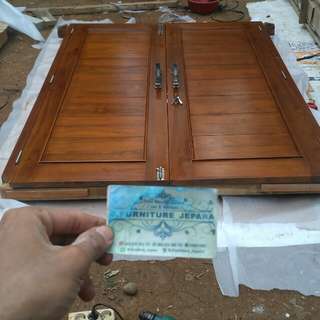 Kusen dan pintu rumah