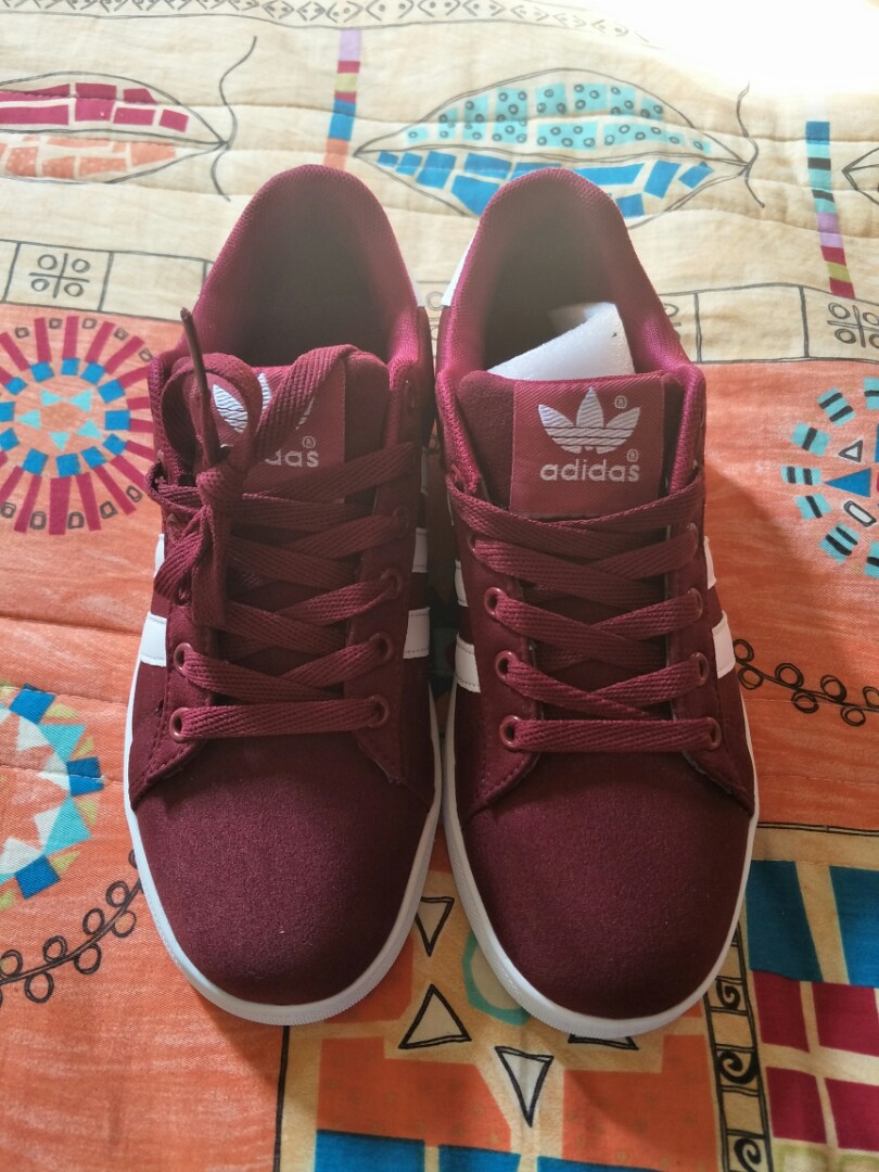 Adidas shoes(made in vietnam), 她的時尚, 鞋, 鞋墊在旋轉拍賣