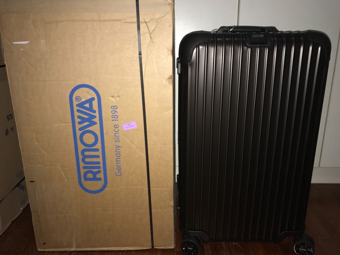 rimowa topas stealth sport