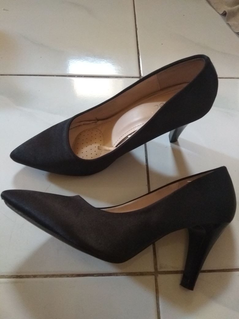Fladeo Heels Hitam Fesyen Wanita Sepatu Di Carousell