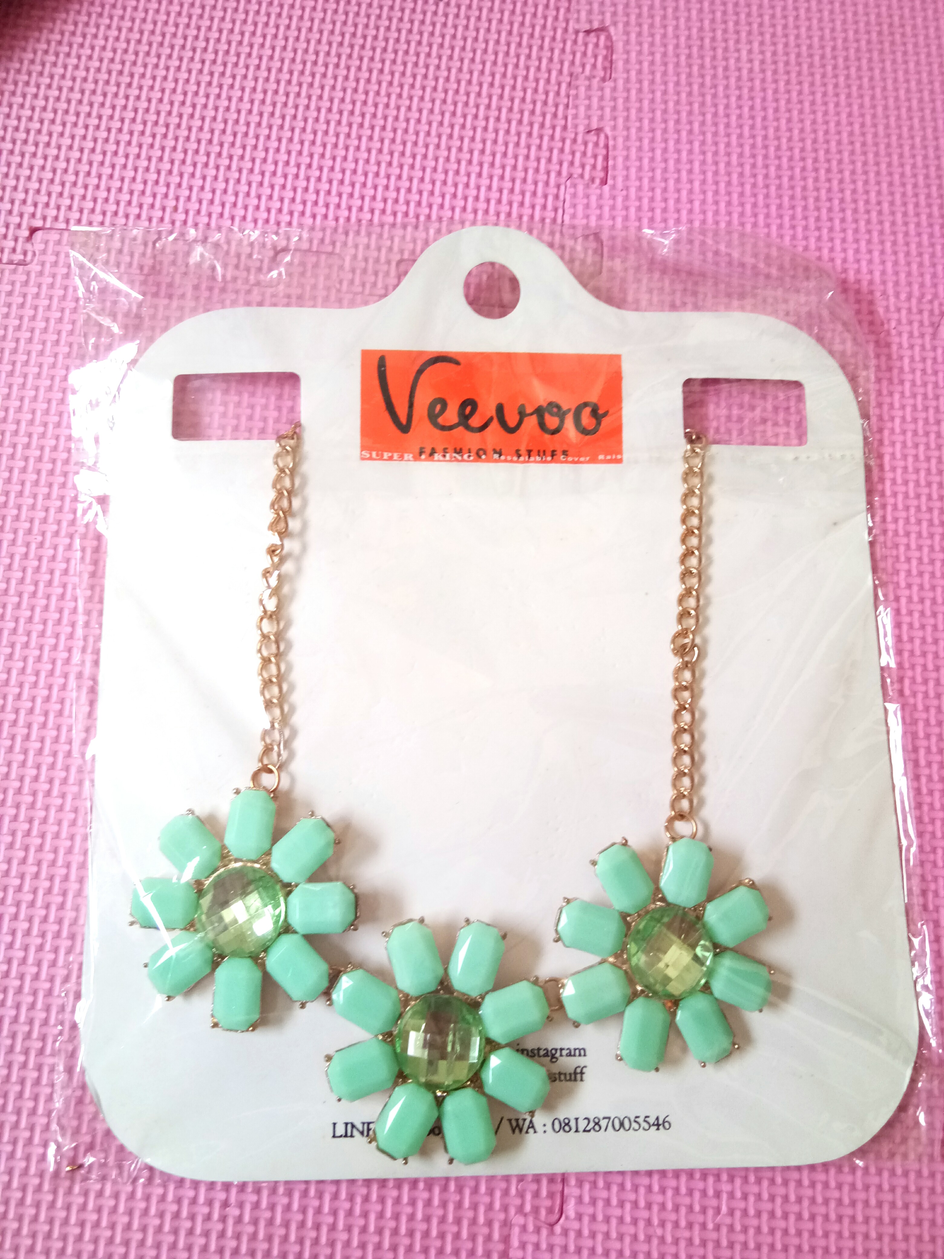 Kalung Bunga Mote Mote Tosca Elegan Preloved Fesyen Wanita