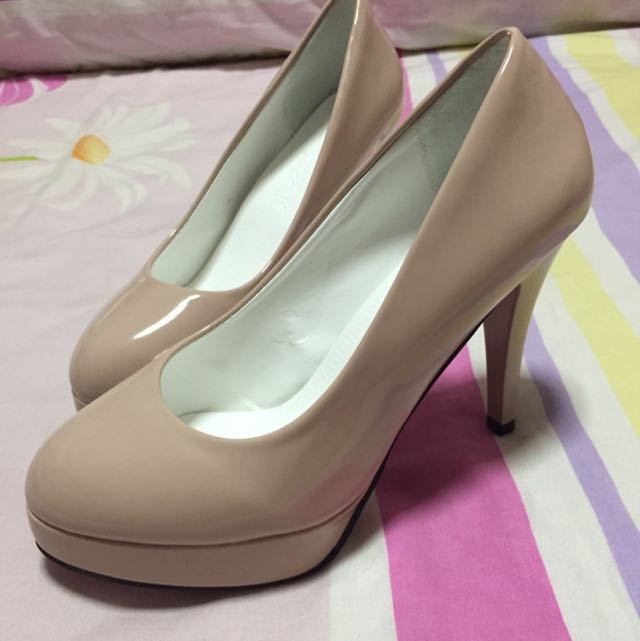 peach colored heels