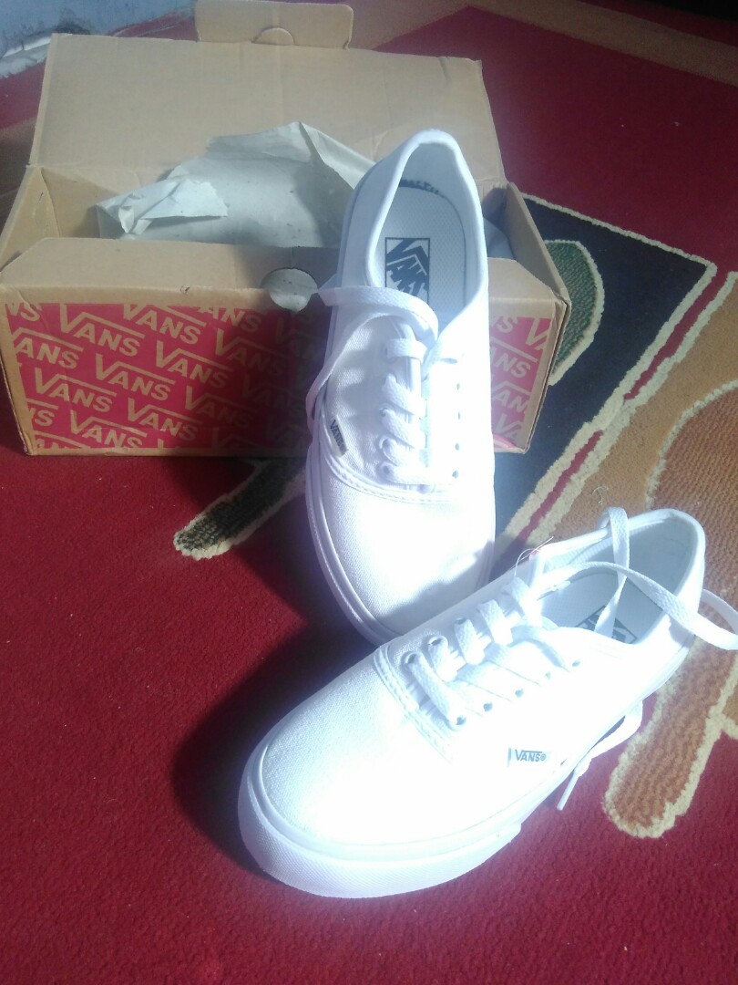 Sepatu Vans Putih Fesyen Wanita Sepatu Di Carousell