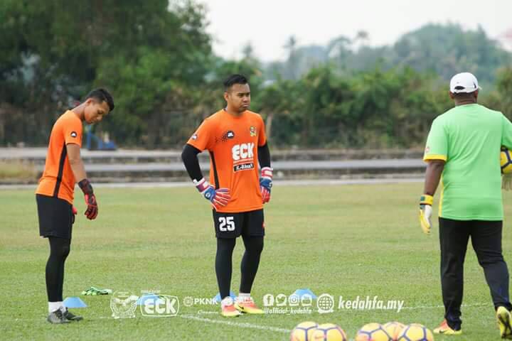 tsb goalkeeper gloves