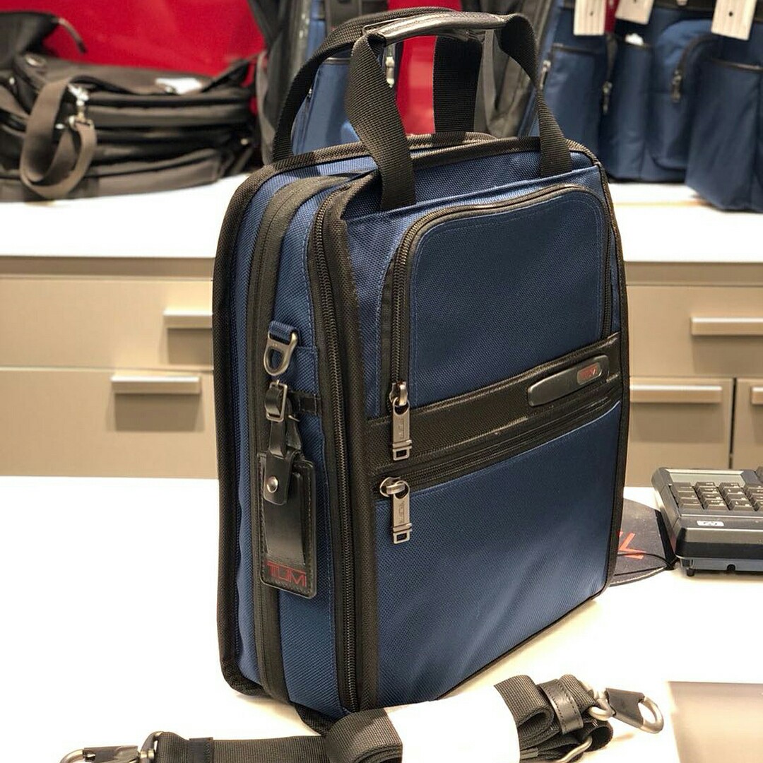 Tumi deals expandable tote