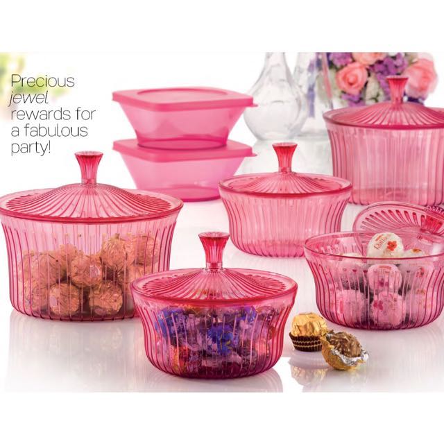 Tupperware Pink Server Set, TV & Home Appliances, Kitchen Appliances
