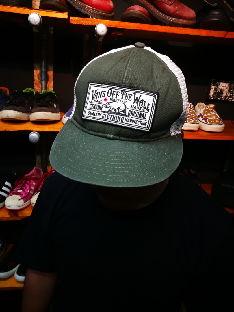 vans off the wall trucker hat