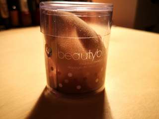Brand new Beauty blender nude
