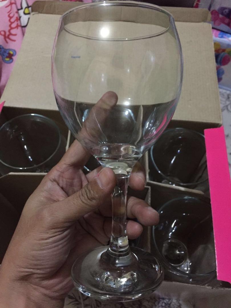 6 Pieces Water Goblet (Glass) (Category: Other Kitchenware & Tableware) located in Manila. Submitted by konmarinewbie (Listing ID 166956323, Image 3). Description: RFS: Serious decluttering MOP: BPI .