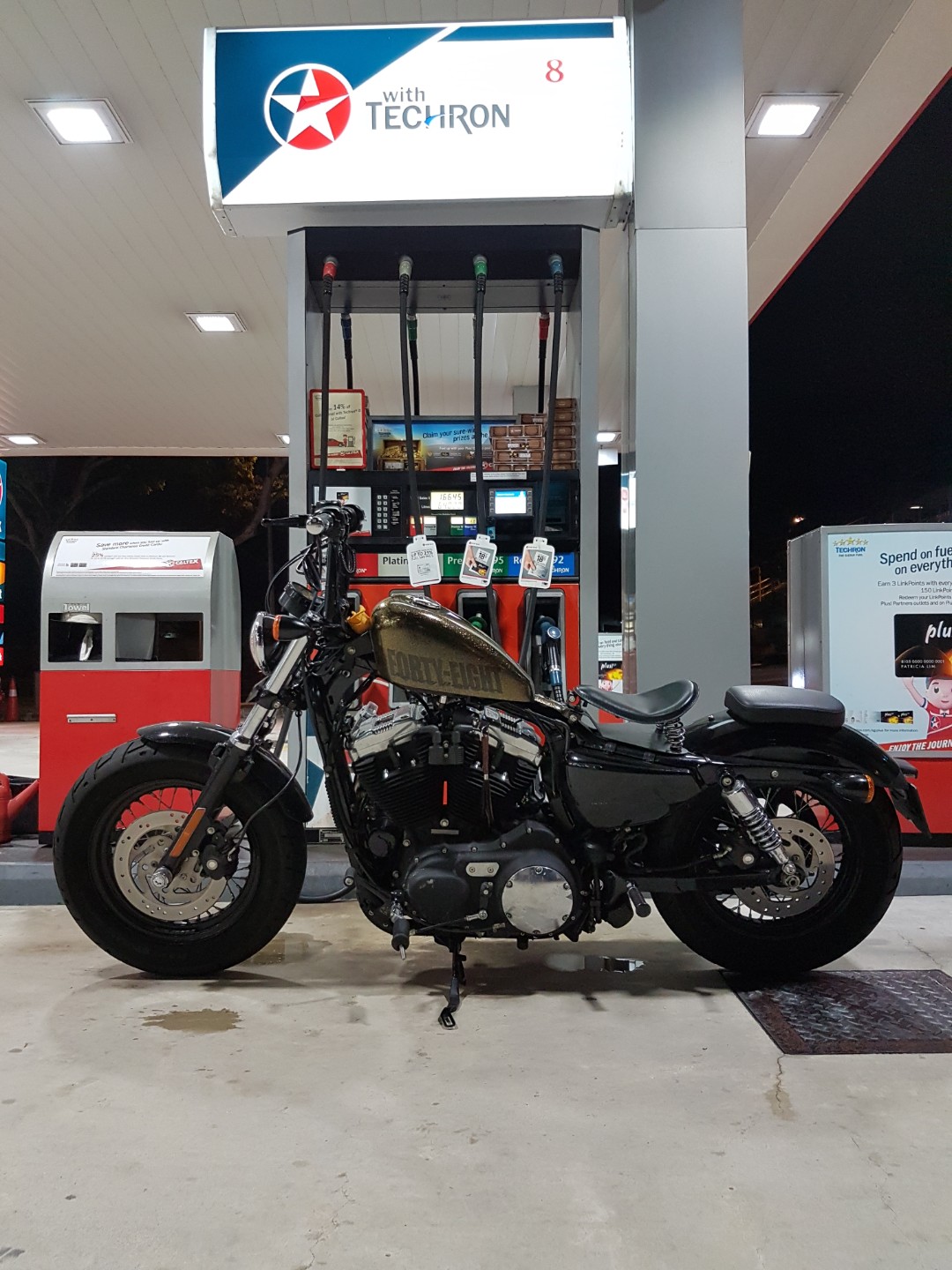 Sportster 48 solo shop seat
