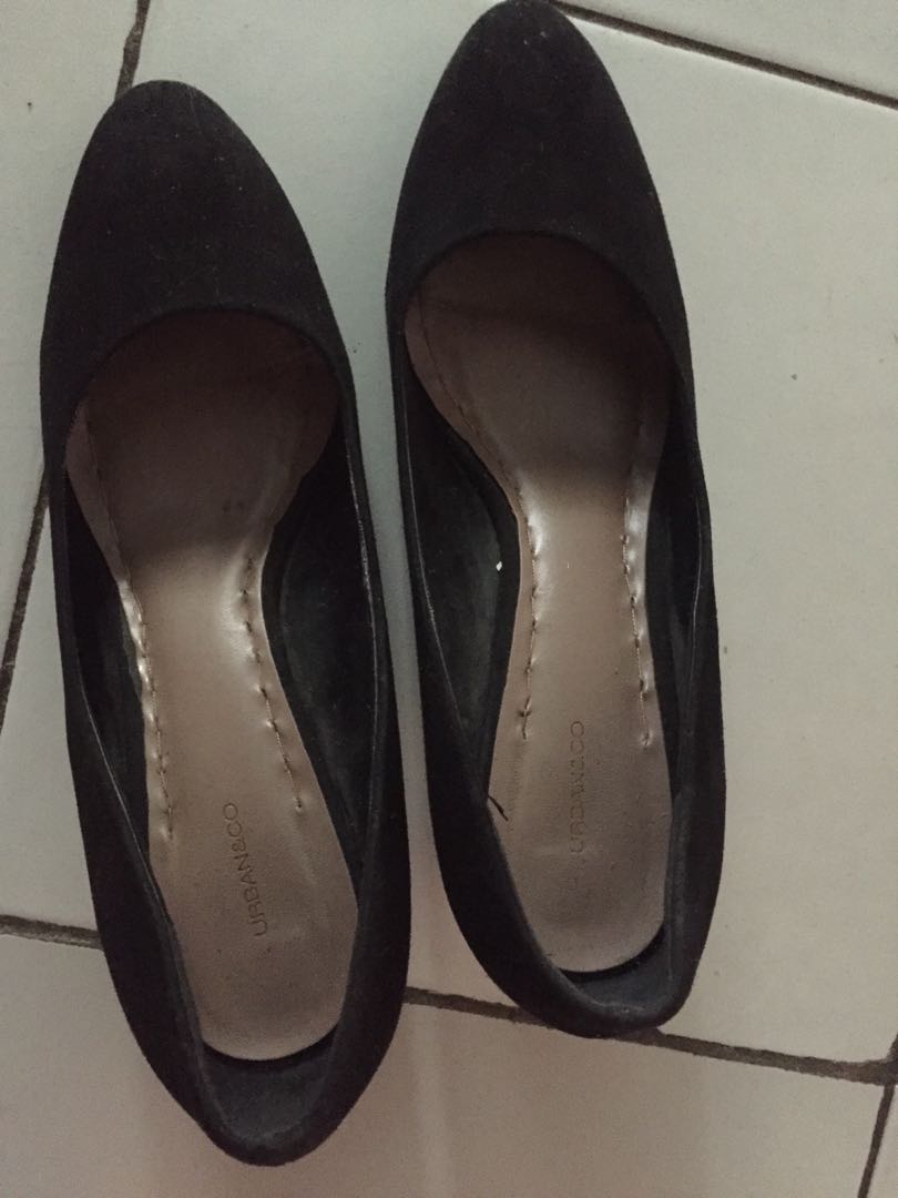 Sepatu Kerja Wanita Size 39 Merk Urban N Co Masih Bagus Tanpa Deffect Fesyen Wanita Sepatu Di Carousell