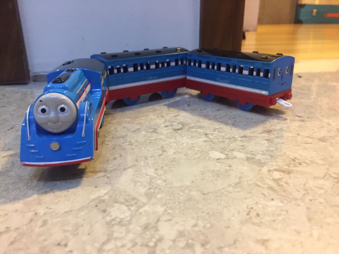 tomy streamlined thomas