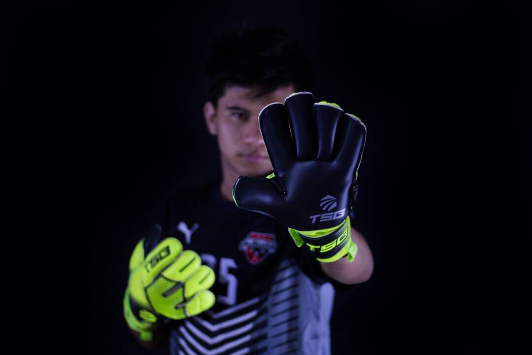 tsb goalkeeper gloves
