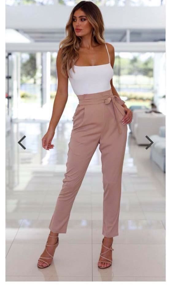 White top 2025 pink pants