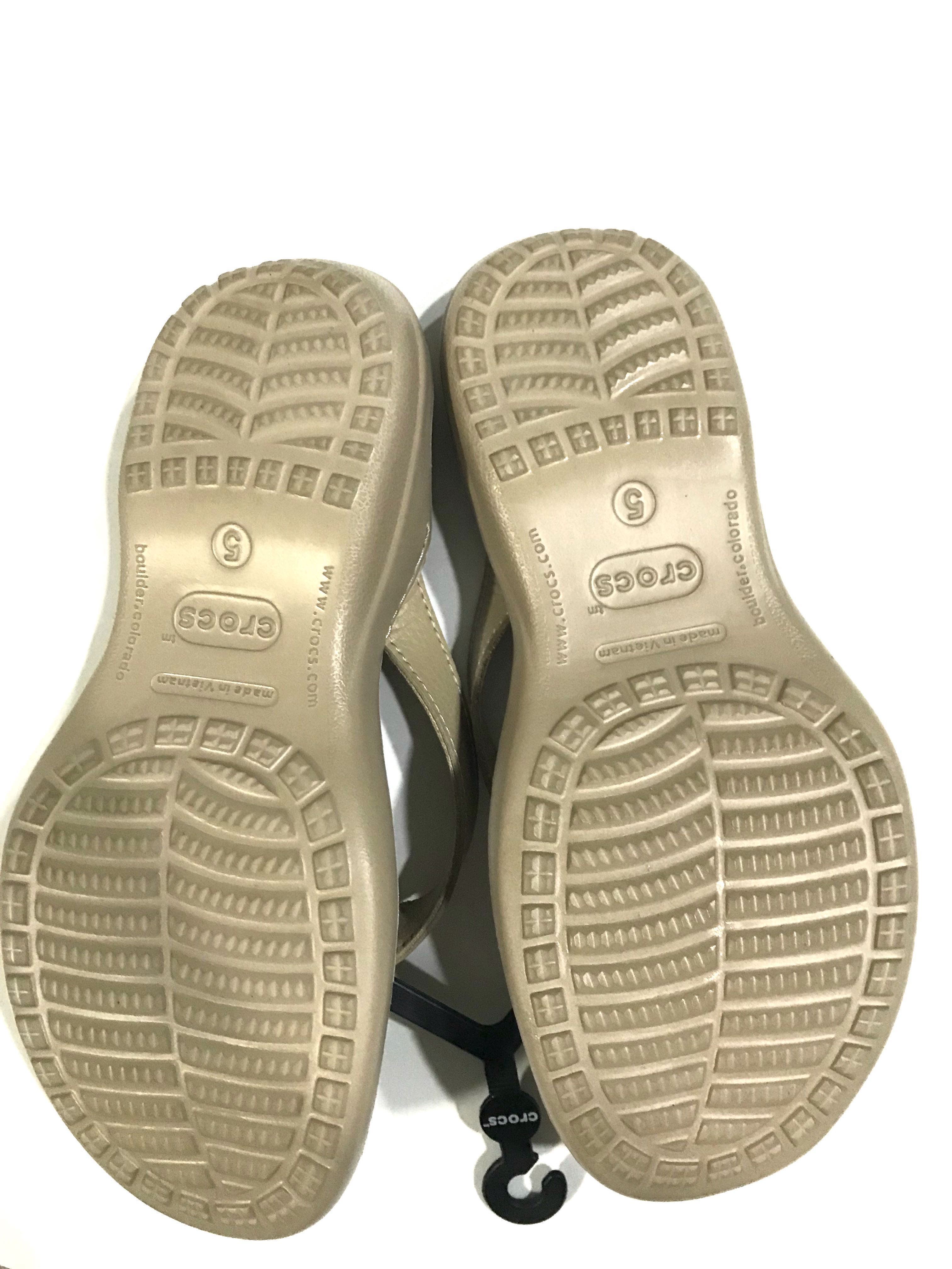 CROCS Women s Capri IV Flip Women s Fashion Footwear Flipflops and Slides on Carousell