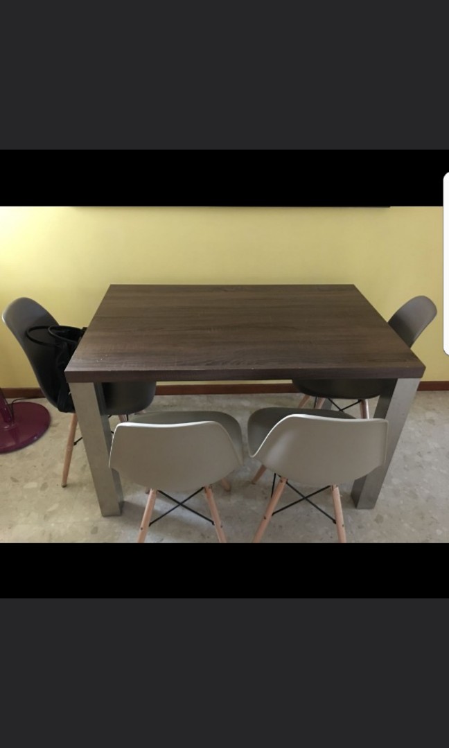 Dining table set (Category: Tables & Sets) located in Singapore. Submitted by idekyou (Listing ID 168686137, Image 1). Description: Condition: 8/10! Cheap like dirt! 4 chairs + 1 dining table Contact Winston @ 83239458 to deal :).