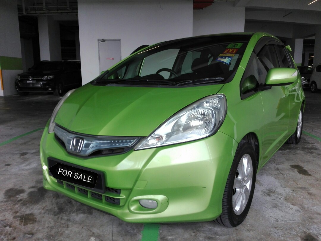 Honda Jazz Hybrid 13 Cbu Japan Cars Cars For Sale On Carousell