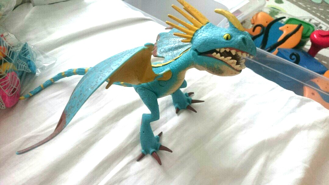 Deadly nadder toy cheap