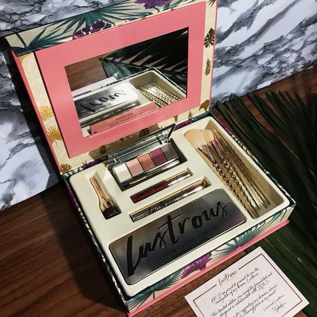 LUSTROUS GIFT BOX (Category: Makeup) located in Las Pinas. Submitted by lovedbydemn (Listing ID 168712955, Image 3). Description: Used once I did a review para sa youtube channel ko.