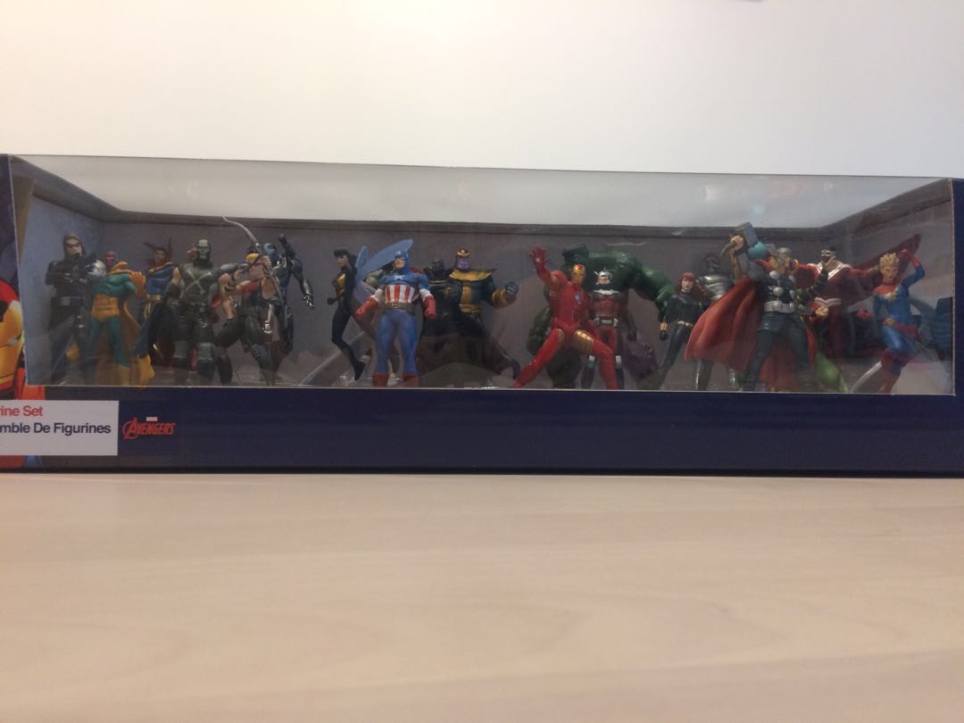 marvel avengers mega figurine set