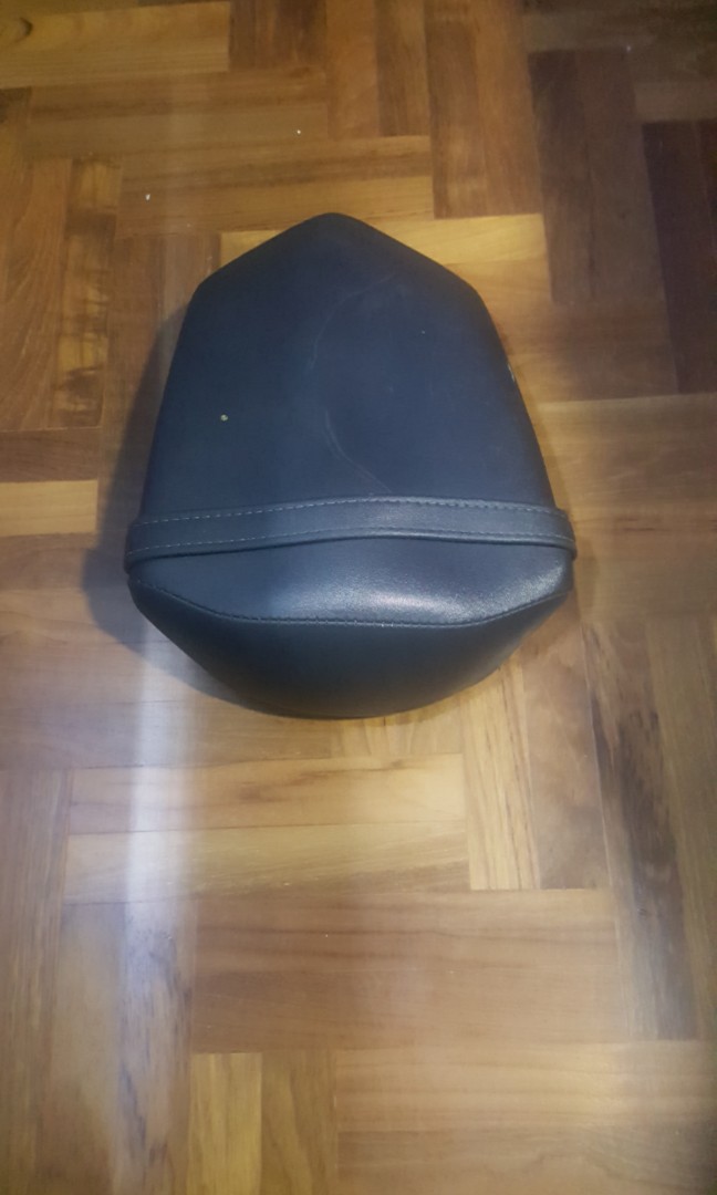 R15 v2 seat deals