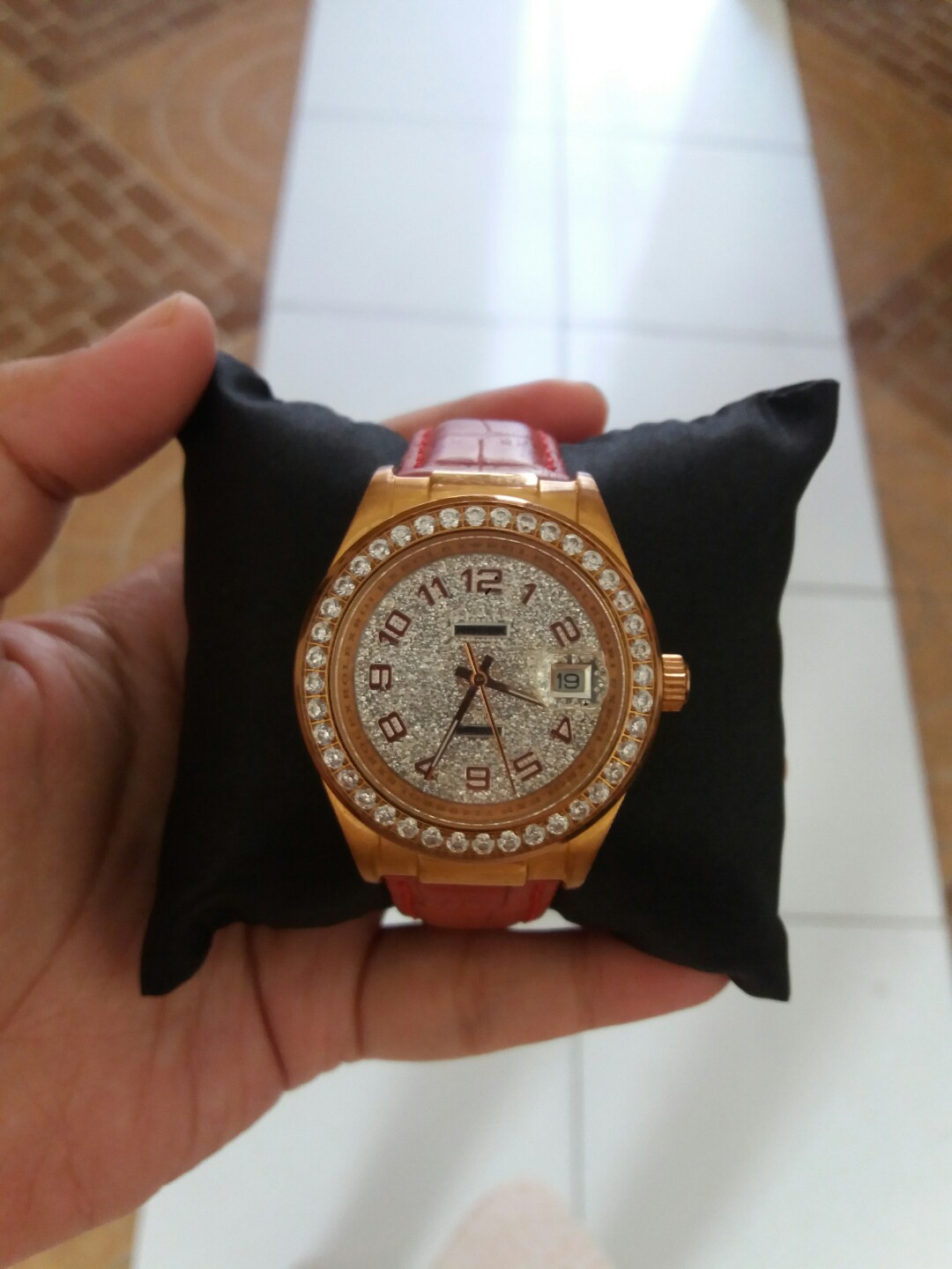 Rolex Swarovski, Fesyen Wanita, Jam Tangan di Carousell