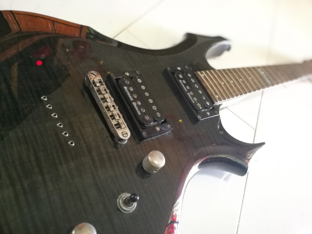 Used Esp Ltd F 100fm Guitar W Seymour Duncan Black Winter Set