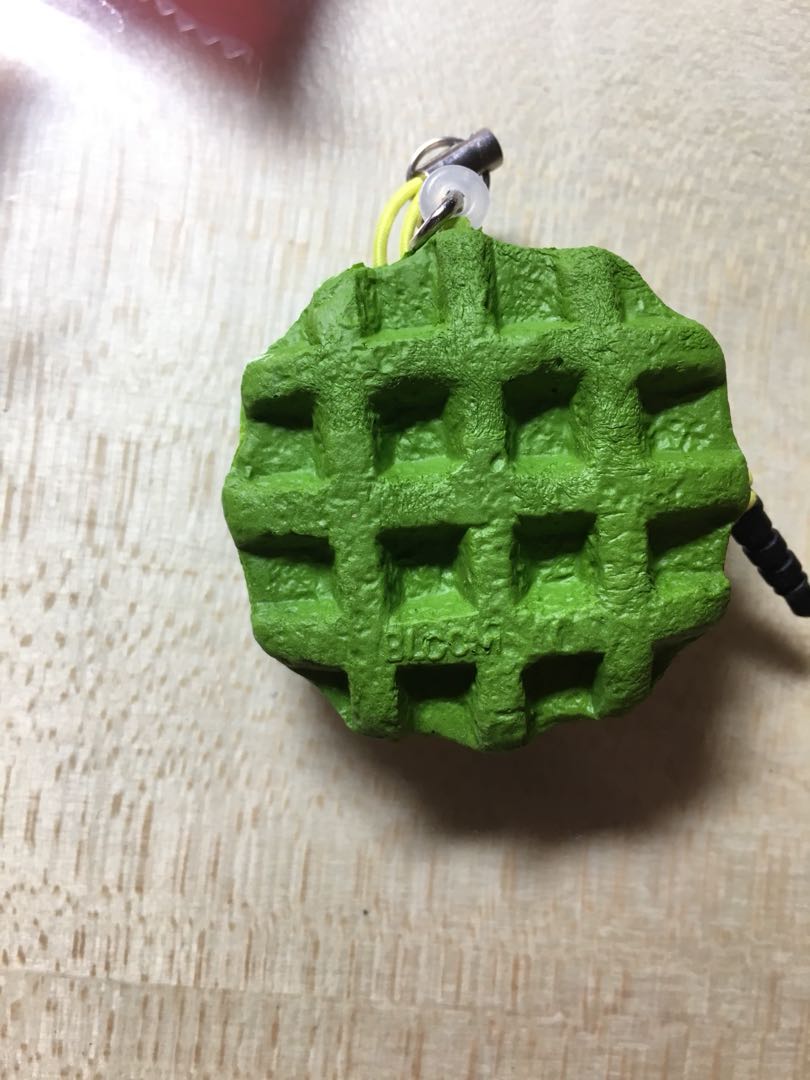 Waffles squishy （分類：焗爐及多士爐）位於 Hong Kong。 由 whwww 提交（商品編號 168782897，圖片 2）。簡介： $65@1 $180@3。