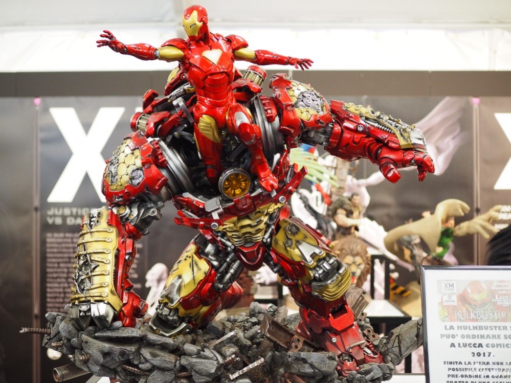 xm studios hulkbuster statue