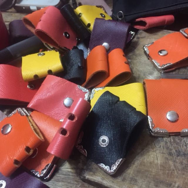 Cord Organizer (Category: Mounts & Holders) located in Manila. Submitted by bokjoox (Listing ID 168955911, Image 1). Description: Codd organizer 35 each!! - 25php each if 10 pcs and up - kasya po for android/apple charger and earphones :) .