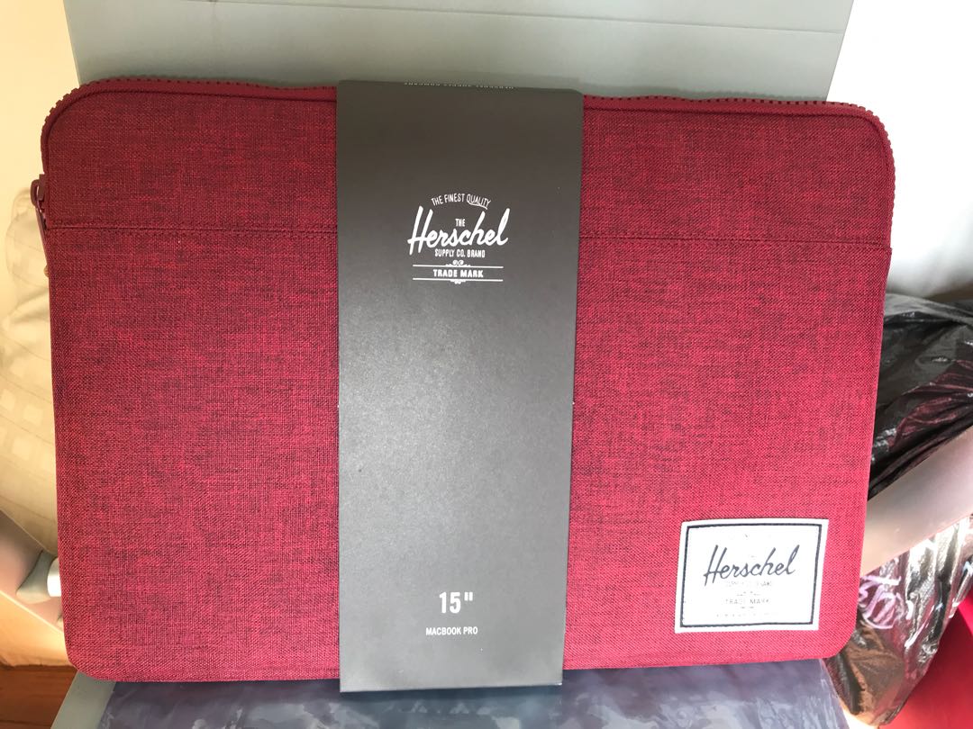 Herschel Anchor Sleeve Winetasting Crosshatch 15 in. Carousell