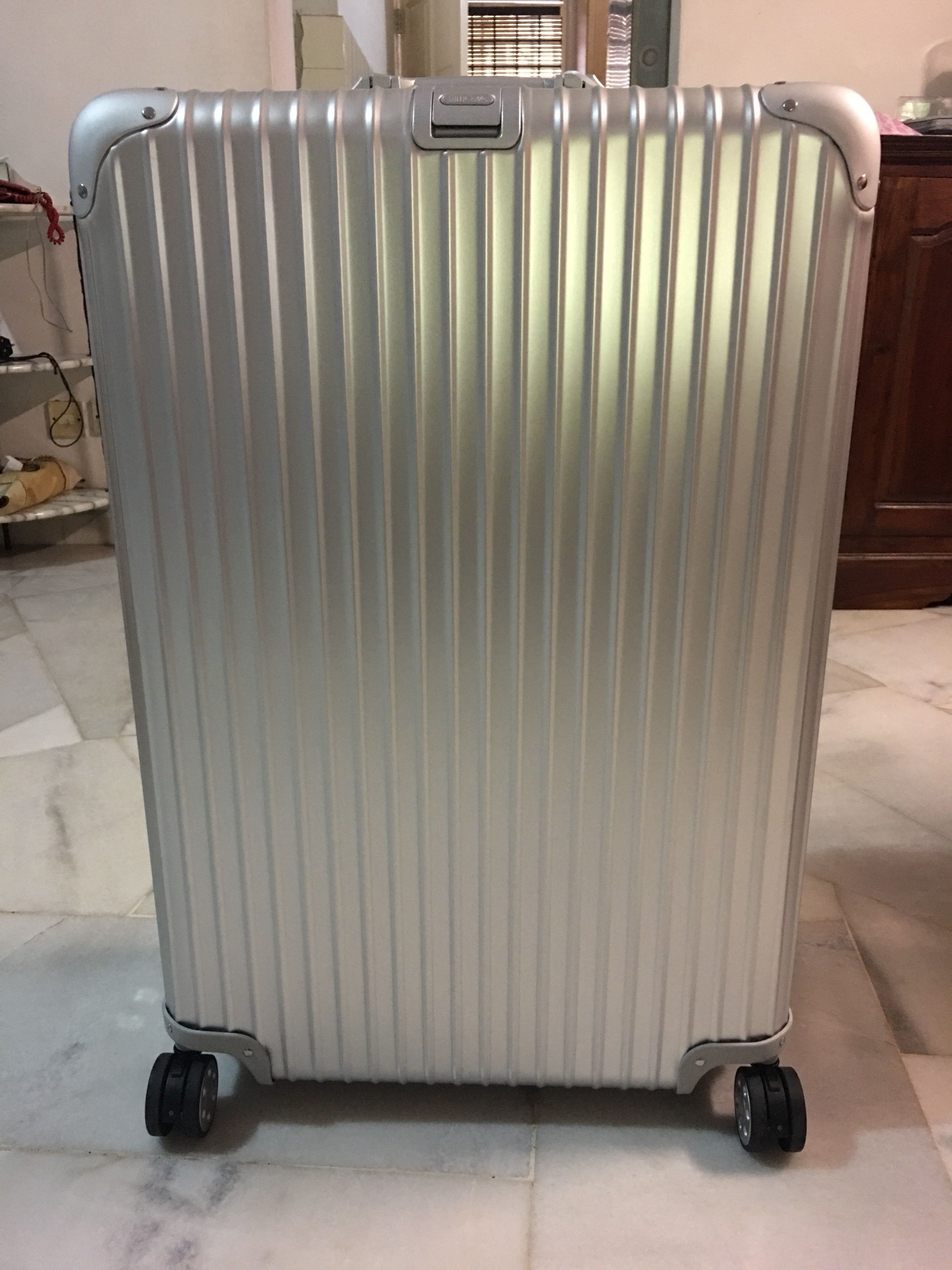 rimowa topas 98l