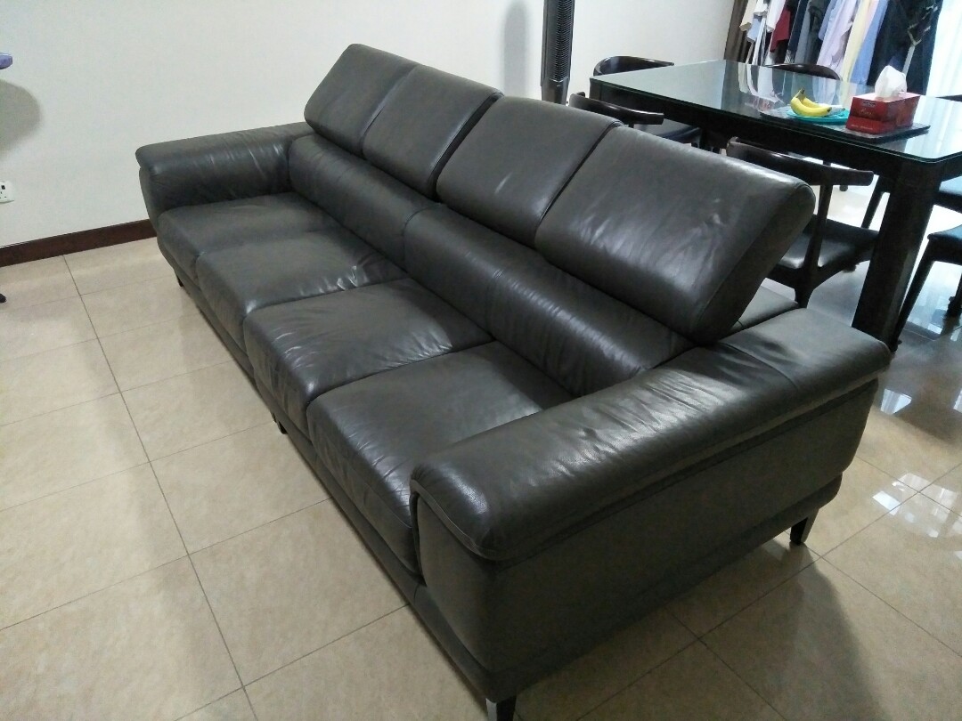 Univonna Black Leather Sofa 4 Seater Good Condition