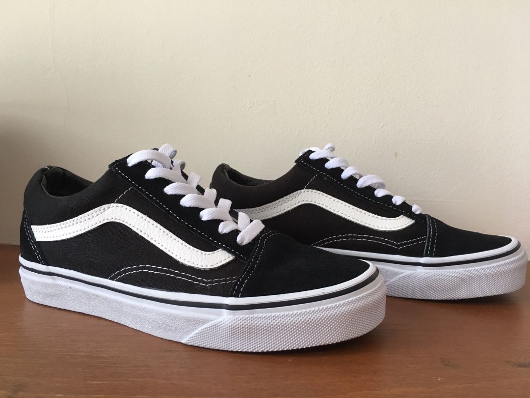 vans classic old skool trainers in black and white