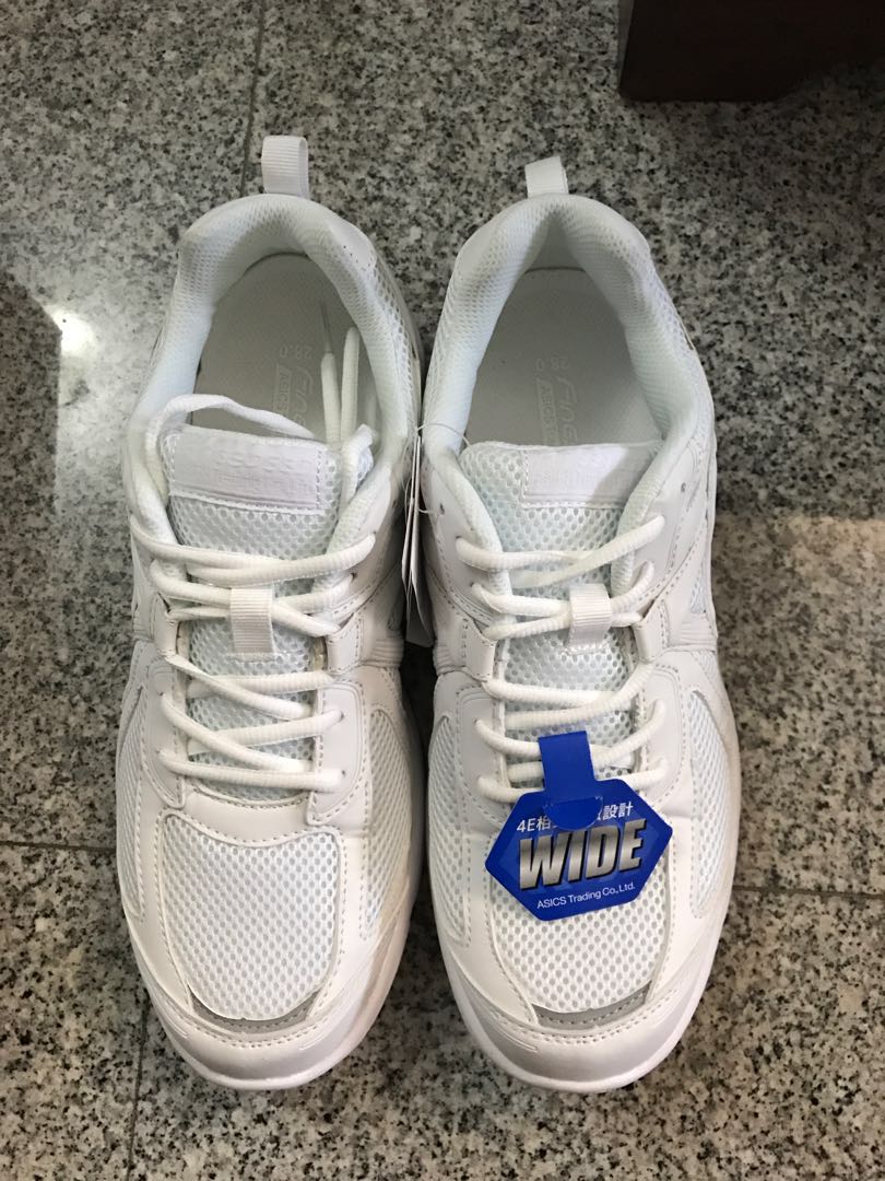 extra wide school shoes